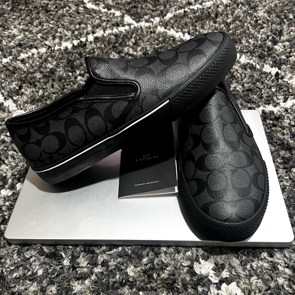 Coach signature skate shoes